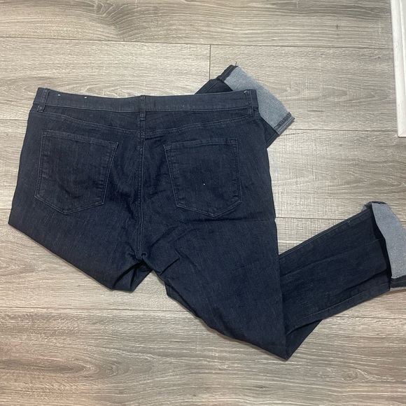 Dark Denim Capri Pants - Picture 2 of 4